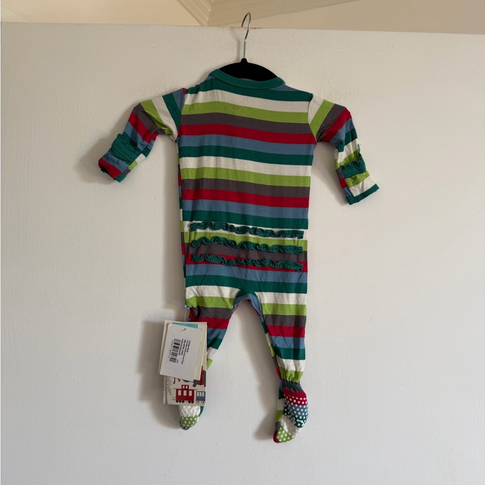 NWT KicKee Pants Stripe Print Christmas Bamboo Muffin Ruffle Footie with Snaps - Picture 4 of 7